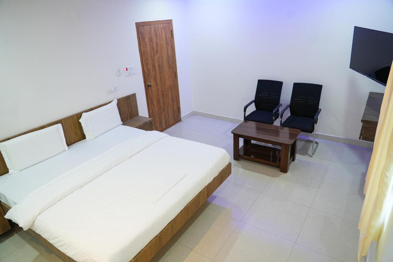 فندق 5 Star Grand- Premium شمس أباد المظهر الخارجي الصورة