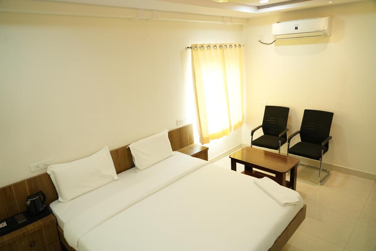 فندق 5 Star Grand- Premium شمس أباد المظهر الخارجي الصورة